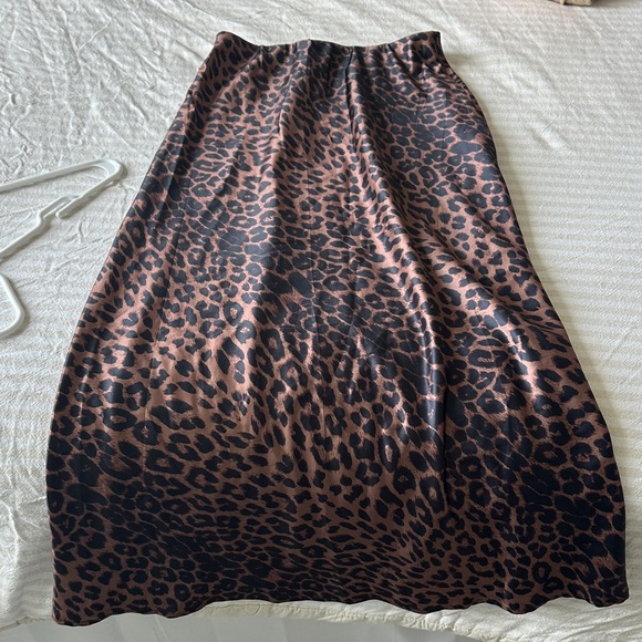 Dresses & Skirts - Leopard Print Maxi Skirt